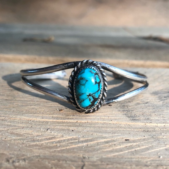 Vintage Sterling Silver Turquoise Cuff Bracelet - Picture 13 of 16